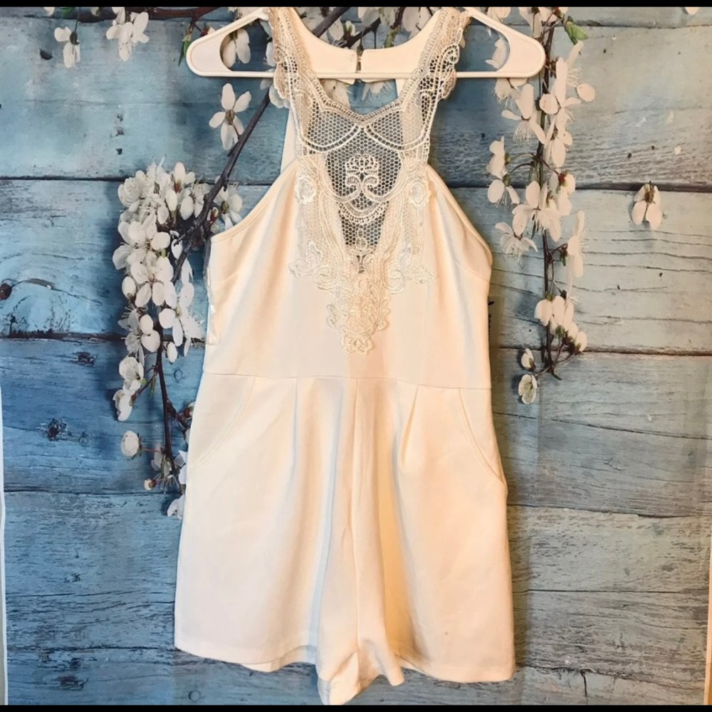 NWT Roommates white halter romper szL
